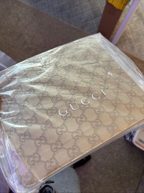 #44 Gucci mousepad - listen to the details during live show!